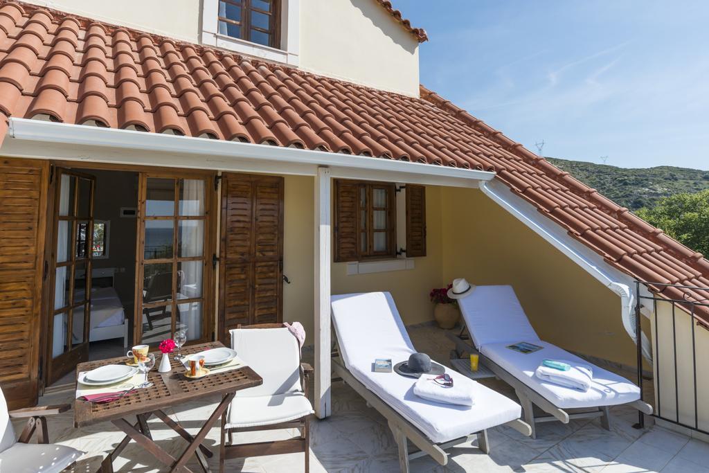 Albouro Seafront Apartments Kateleios Quarto foto