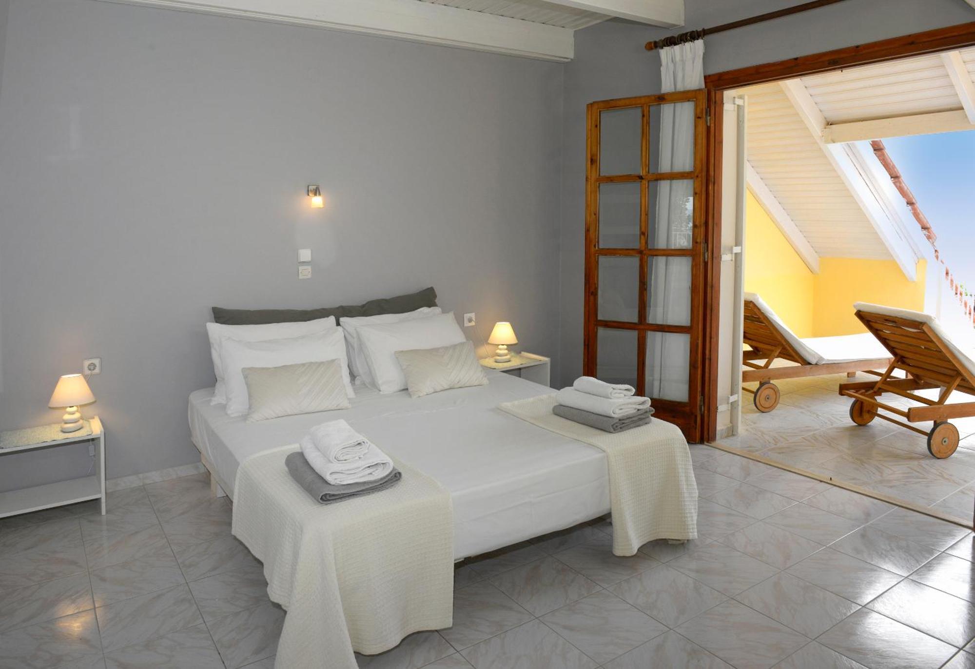 Albouro Seafront Apartments Kateleios Exterior foto
